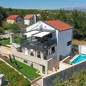Apartment Vala, 4*, Sea View & Private Heated Pool, Pridraga